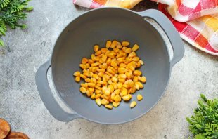 Постный салат с крабовыми палочками