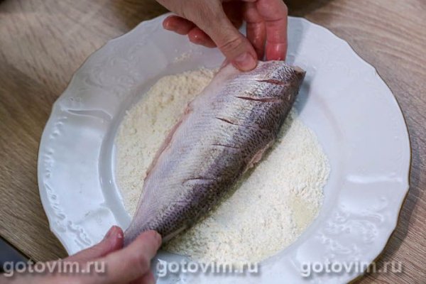 Пелядь, жаренная в панировке с манкой в мультиварке