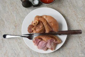 Суп из свиной рульки