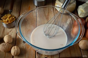 Кулич с орехами