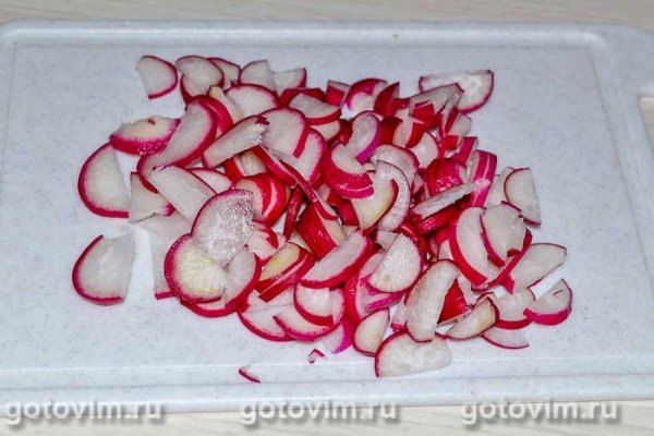 Весенний яичный салат с редиской и зеленью