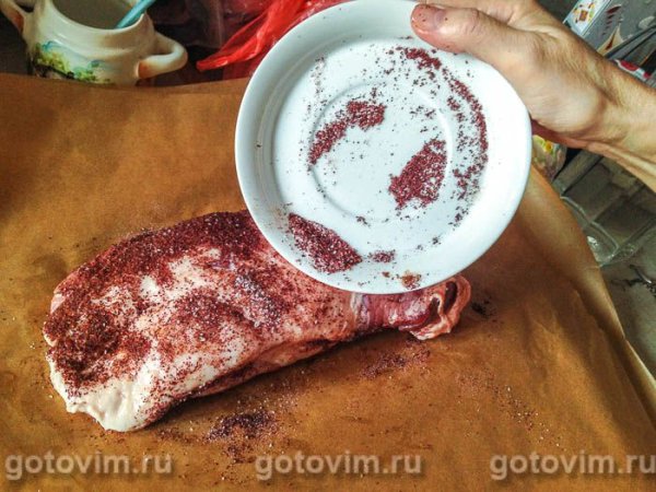 Свинина, запечённая с сумахом и кайенским перцем