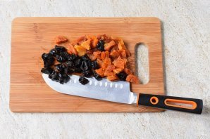 Постная пшенная каша с сухофруктами Постная пшенная каша с сухофруктами
