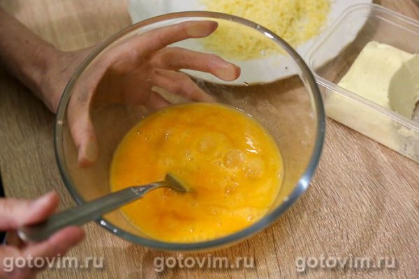Омлет с сыром в мультиварке