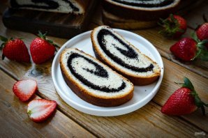 Постный маковый рулет