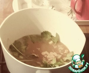 Морской лещ с зелёным луком, имбирем