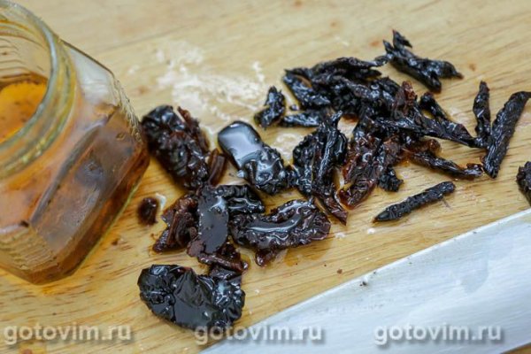 Мясные рулетики с вялеными томатами и сыром в мультиварке Мясные рулетики с вялеными томатами и сыром в мультиварке