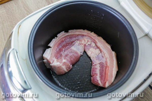 Свиная грудинка в соевом соусе, зажаренная целым куском в мультиварке Свиная грудинка в соевом соусе, зажаренная целым куском в мультиварке