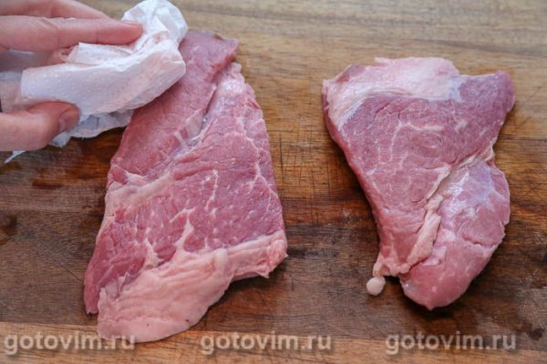 Стейки из говядины на мангале, маринованные в йогурте