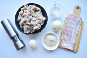 Щучьи котлеты с беконом