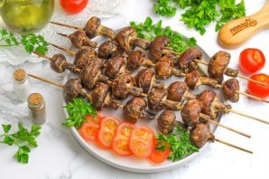 Шампиньоны на шпажках