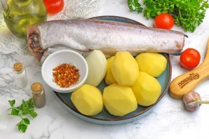 Минтай с картошкой