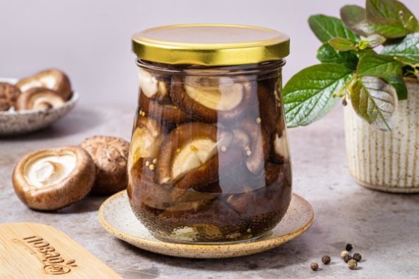 Маринованные шиитаке Маринованные шиитаке