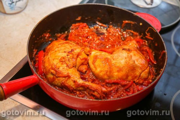 Куриные окорочка с перцем и томатами Куриные окорочка с перцем и томатами