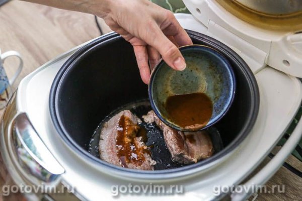 Жареная свиная грудинка в соевом соусе с аджикой в мультиварке