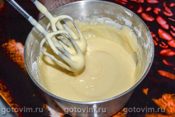 Пирог на кефире с клубникой