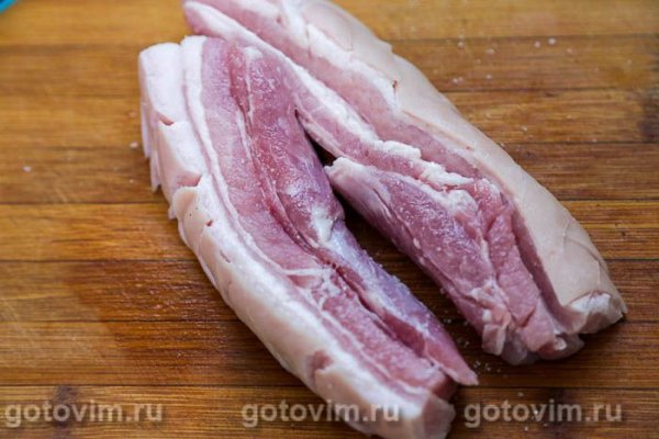 Жареная свиная грудинка в соевом соусе с аджикой в мультиварке