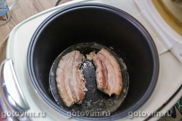 Жареная свиная грудинка в соевом соусе с аджикой в мультиварке