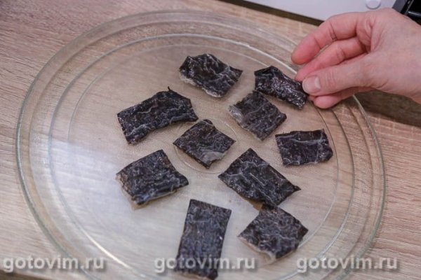 Чипсы из нори и рисовой бумаги в микроволновке