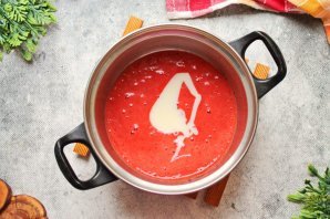 Мороженое с клубникой