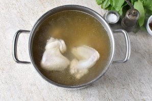 Куриный суп со щавелем