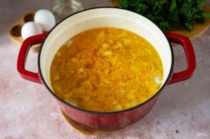 Зеленый борщ из крапивы