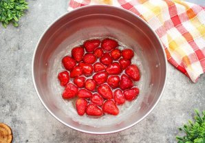 Клубничное варенье жидкое