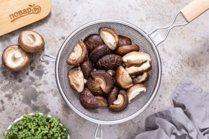 Маринованные шиитаке Маринованные шиитаке