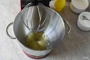 Безе с клубникой