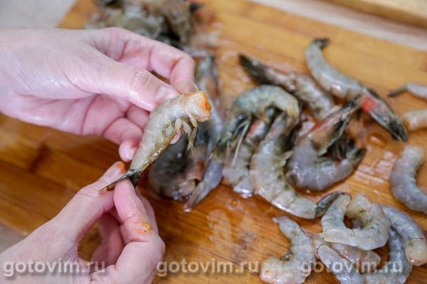 Рыбный суп с креветками и беконом в мультиварке Рыбный суп с креветками и беконом в мультиварке