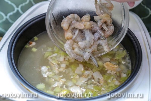 Рыбный суп с креветками и беконом в мультиварке Рыбный суп с креветками и беконом в мультиварке