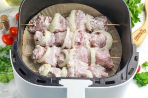 Шашлык из свинины в аэрогриле Шашлык из свинины в аэрогриле