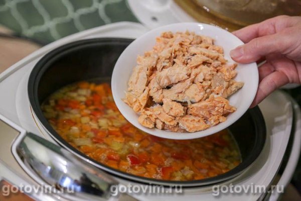 Рыбный суп на бульоне из красной рыбы с сельдереем в мультиварке Рыбный суп на бульоне из красной рыбы с сельдереем в мультиварке