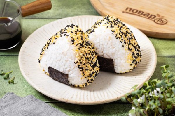 Онигири с тофу Онигири с тофу