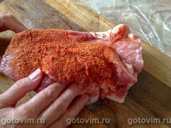 Свинина, запечённая со смесью Magic Dust и глазурью из абрикосового джема 