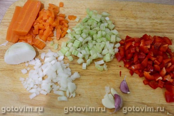 Рыбный суп на бульоне из красной рыбы с сельдереем в мультиварке Рыбный суп на бульоне из красной рыбы с сельдереем в мультиварке