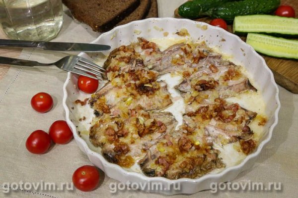 Филе иваси с луком и беконом в микроволновке Филе иваси с луком и беконом в микроволновке