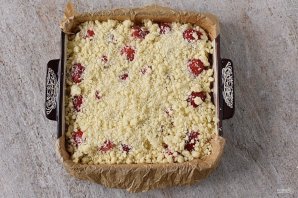 Пирог с клубникой и творогом Пирог с клубникой и творогом