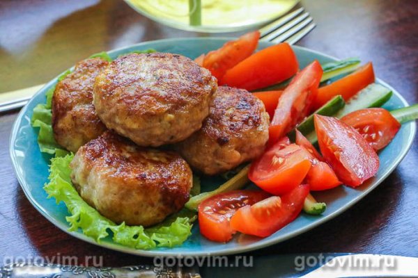 Котлеты из свинины и курицы с сыром чанах Котлеты из свинины и курицы с сыром чанах