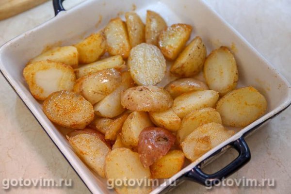 Мини картофель в духовке, запеченный с паприкой Мини картофель в духовке, запеченный с паприкой