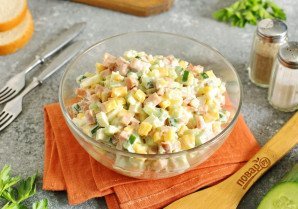Рецепт салата с ветчиной и сыром