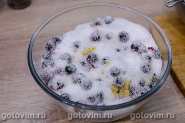 Варенье из чёрной смородины с апельсином в микроволновке