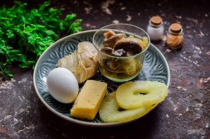 Салат "Подсолнух" с ананасами Салат "Подсолнух" с ананасами