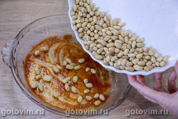 Солёный арахис с чили, чесноком и паприкой в микроволновке Солёный арахис с чили, чесноком и паприкой в микроволновке