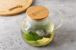 Холодный зеленый чай с лимоном