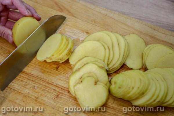 Запеканка из салаки, картофеля и лисичек в мультиварке