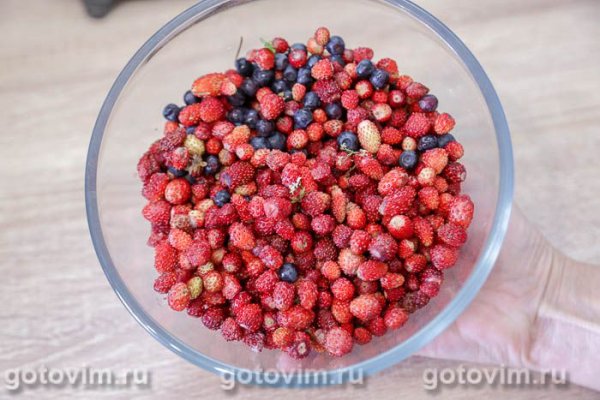 Земляничное варенье с черникой в микроволновке Земляничное варенье с черникой в микроволновке