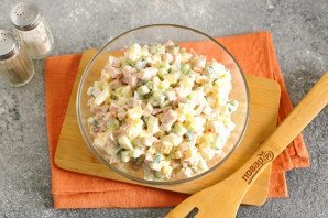Рецепт салата с ветчиной и сыром