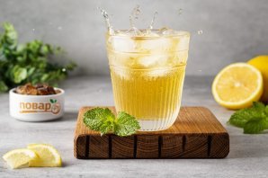 Холодный зеленый чай с лимоном