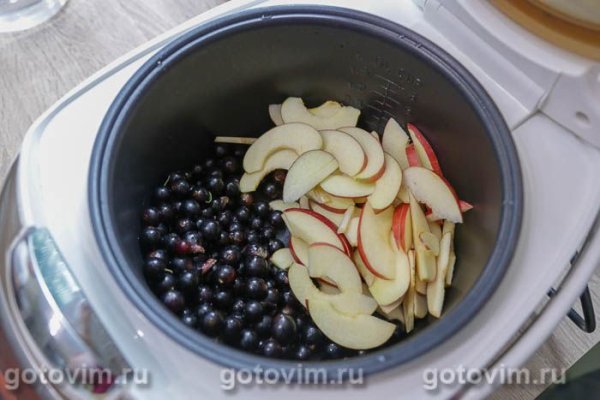 Компот из черной смородины и яблок в мультиварке Компот из черной смородины и яблок в мультиварке